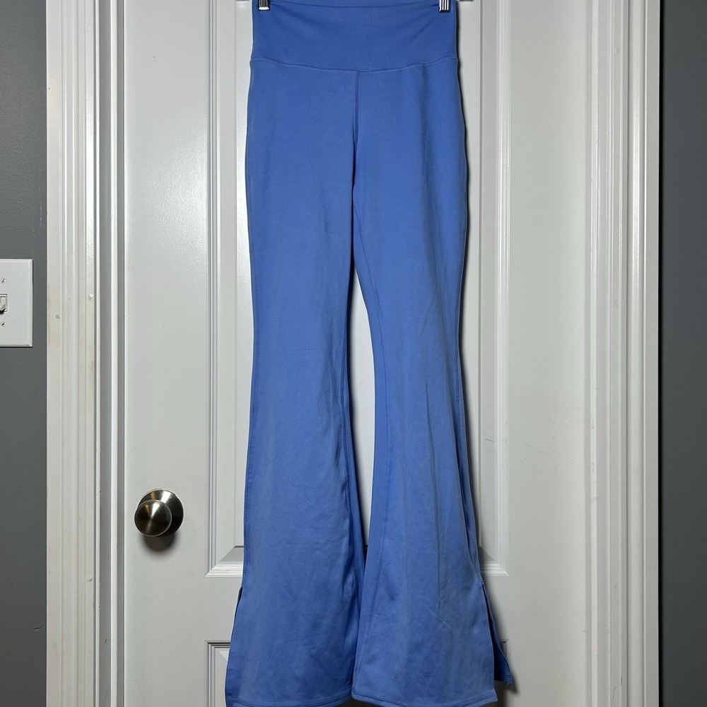 Gilly Hicks Go Recharge Periwinkle Blue Slit‎ Hem High Waisted Flare Leggings